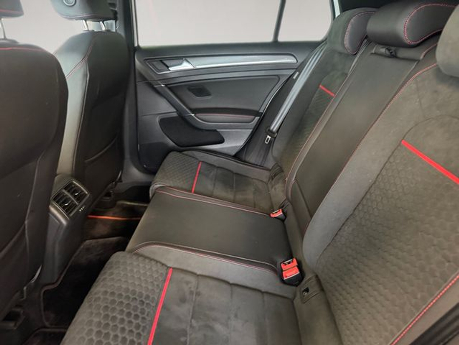 2019 Volkswagen Golf - image 15