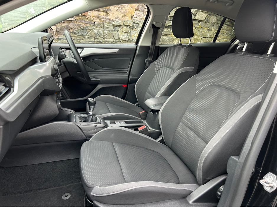 2019 Ford Focus - image 17