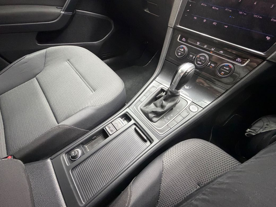 2018 Volkswagen Golf - image 22