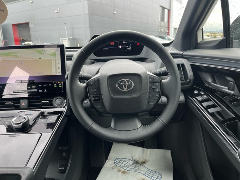 2023 Toyota bZ4X - image 10