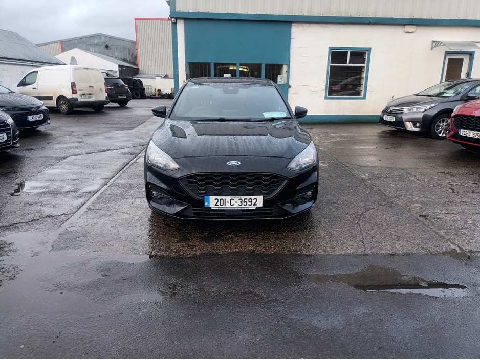 2020 Ford Focus - image 2