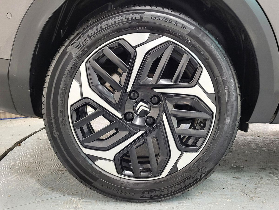 2023 Citroen C4 - image 12