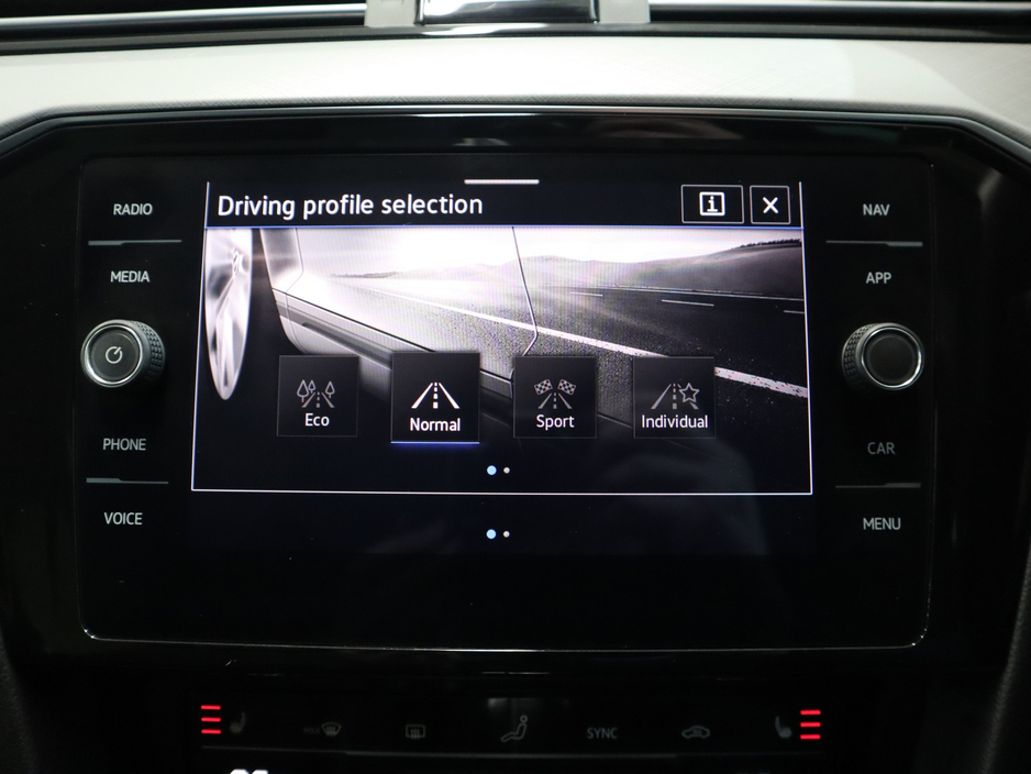 2021 Volkswagen Passat *123* GTE S-A DSG €23,995