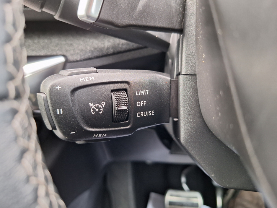 2023 Peugeot 5008 - image 33
