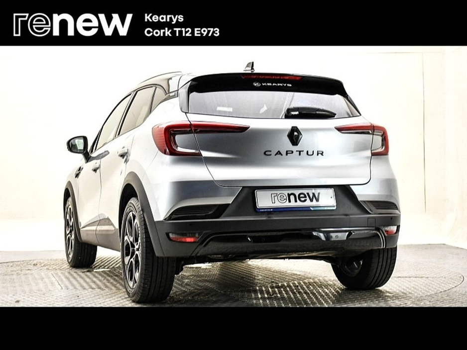 2022 Renault Captur - image 3