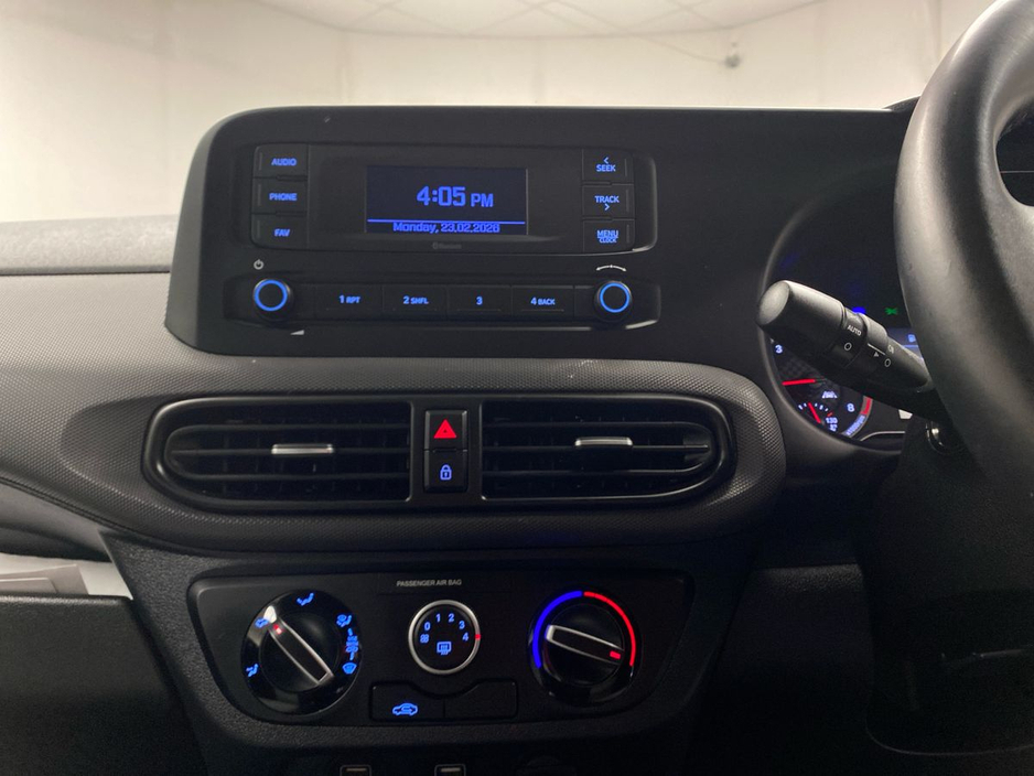 2022 Hyundai i10 - image 8