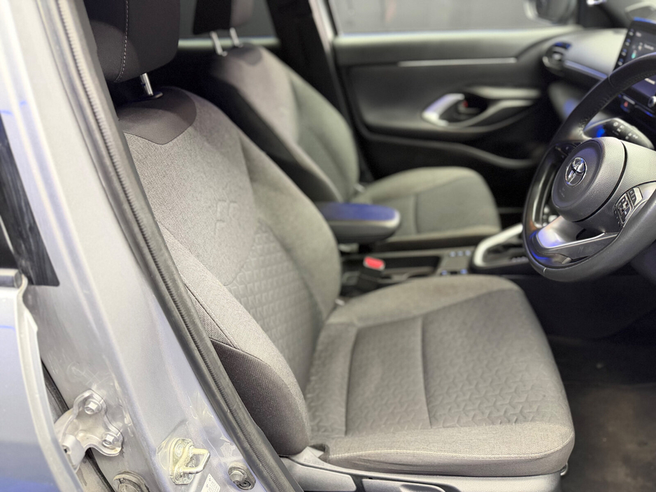 2023 Toyota Yaris Cross - image 23