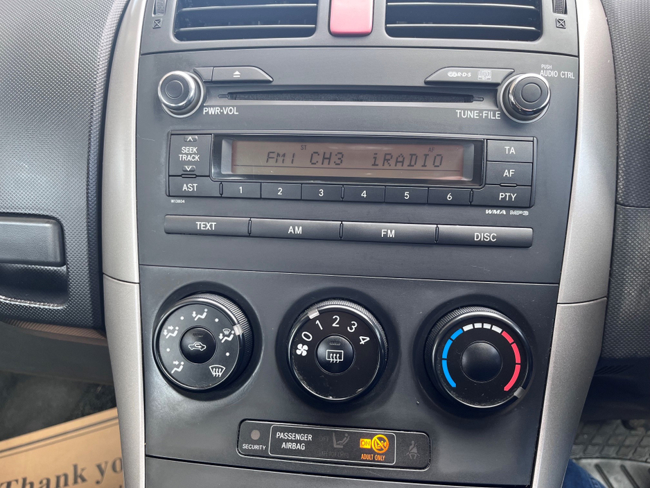 2008 Toyota Auris - image 9