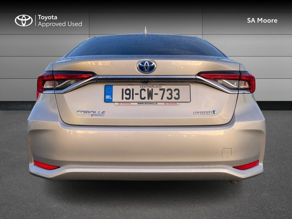 2019 Toyota Corolla LUNA SPORT SALOON €22,495