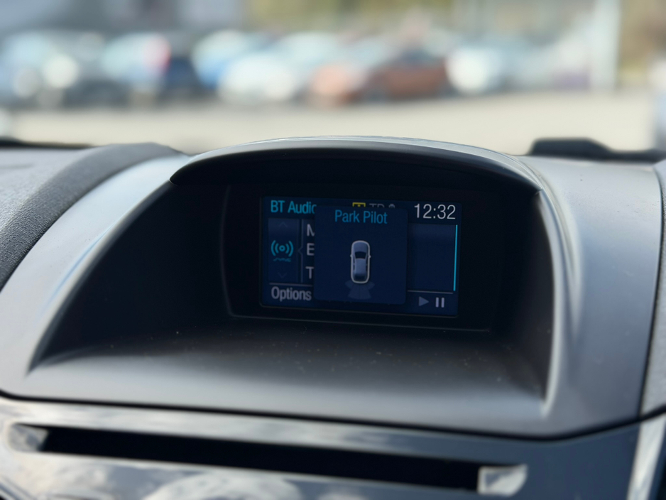 2016 Ford Fiesta - image 4