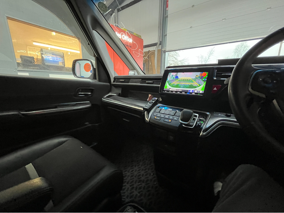 2019 Honda Stepwagon - image 18