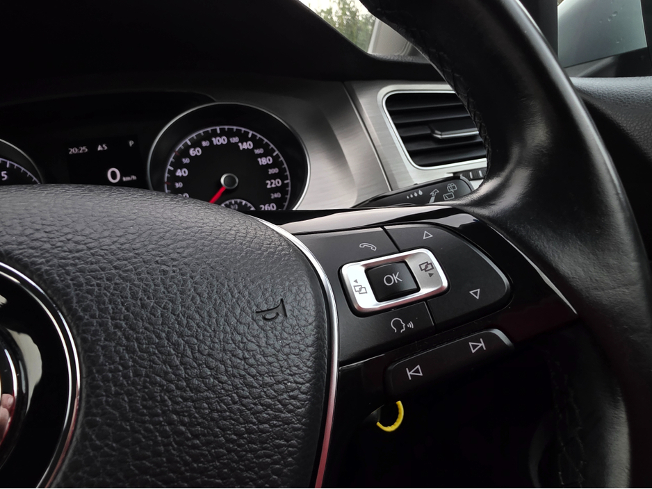 2015 Volkswagen Golf 1.2 TSI COMFORTLINE - REVERSE CAMERA - MULTIFUNCTION STEERINE WHEEL ALLOYS LOW TAX BAND €12,950