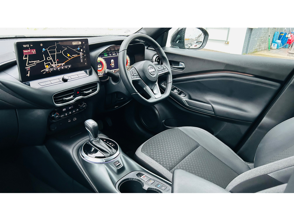 2024 Nissan Juke LOW MILEAGE AUTOMATIC HYBRID WITH REVERSE CAMERAS €30,995