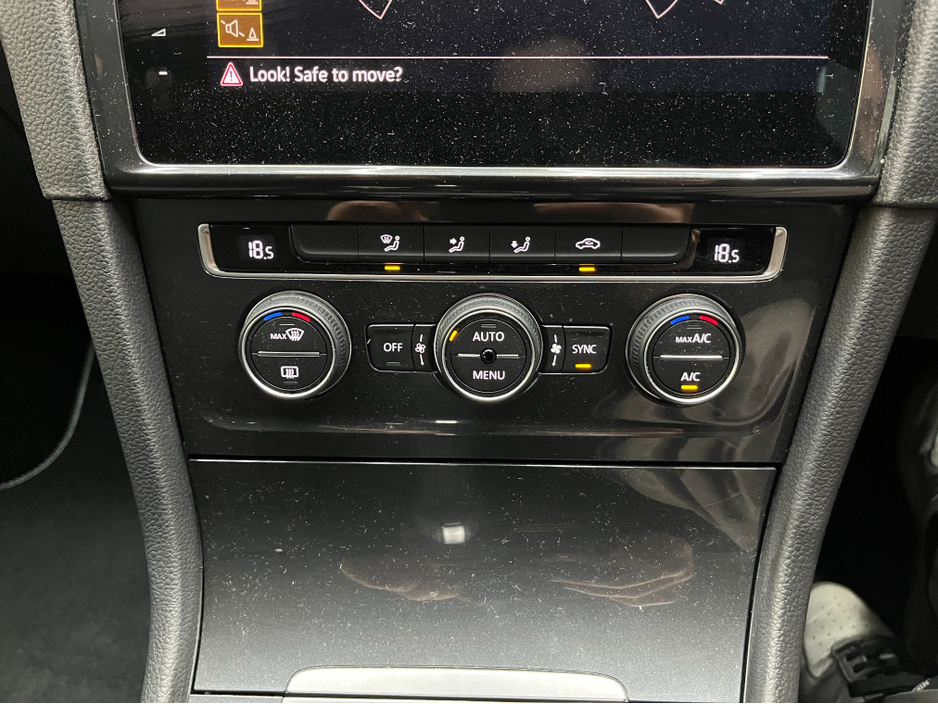 2020 Volkswagen Golf - image 17