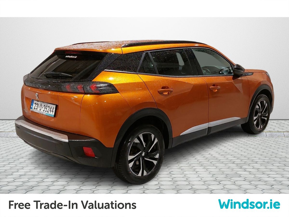 2023 Peugeot 2008 - image 2