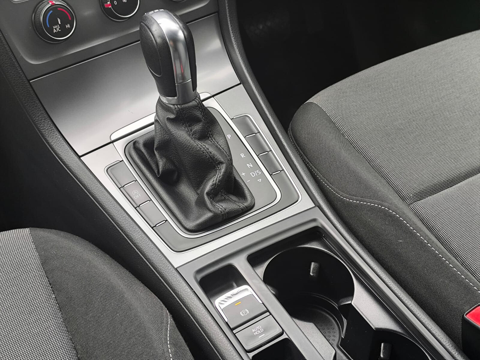 2014 Volkswagen Golf - image 16