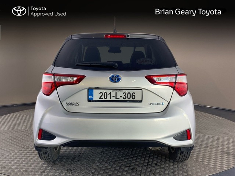 2020 Toyota Yaris - image 4