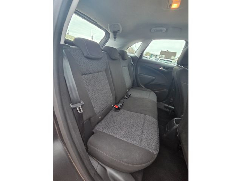 2022 Opel Crossland - image 7