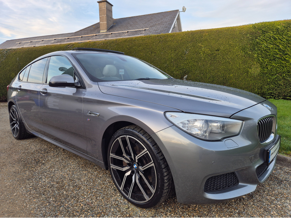 2016 BMW 5 Series - image 4