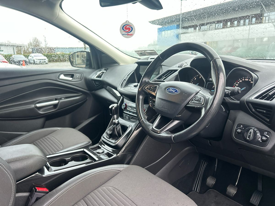 2019 Ford Kuga - image 6