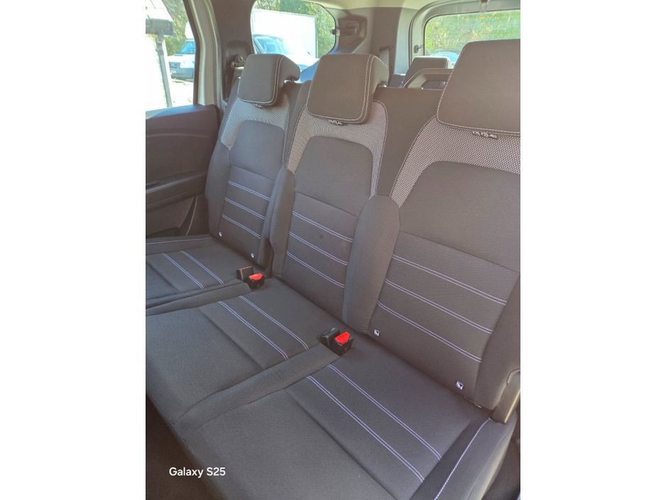 2022 Dacia Jogger - image 26