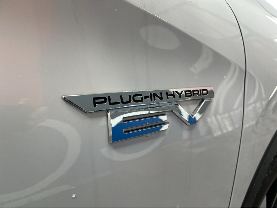 2024 Mitsubishi Outlander - image 6