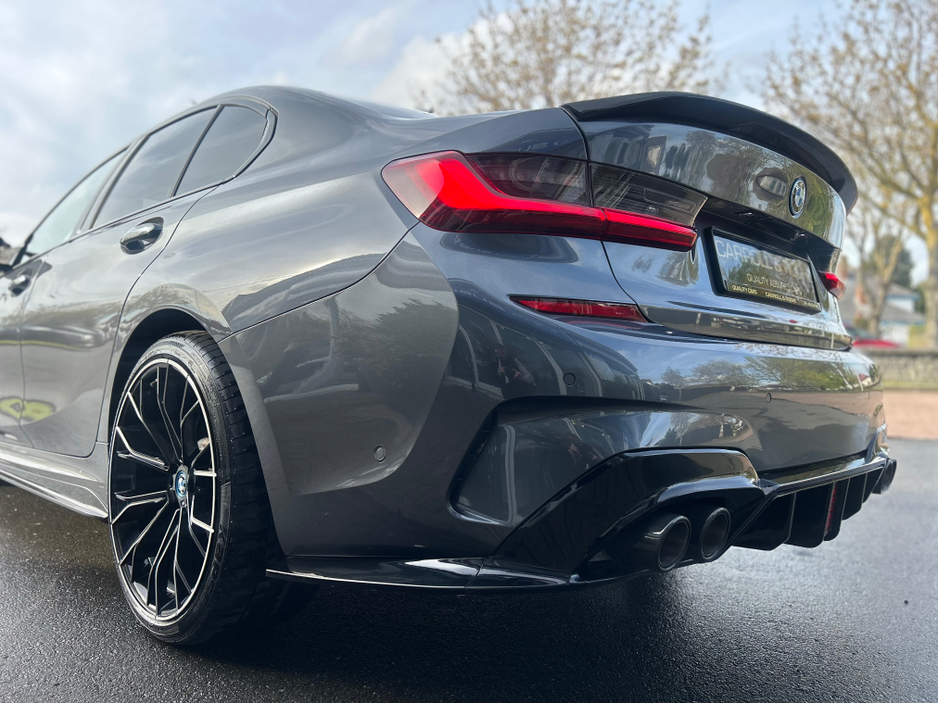 2021 BMW 3 Series - image 40