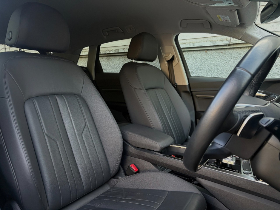 2021 Audi e-tron - image 8