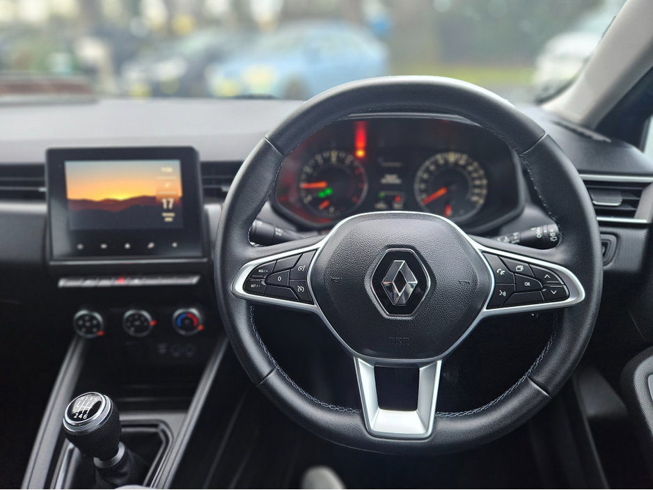 2022 Renault Clio ICONIC 1.0 90 5DR €16,950