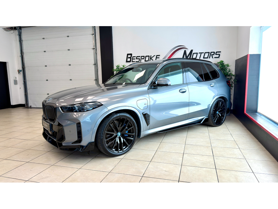 2024 BMW X5 - image 8
