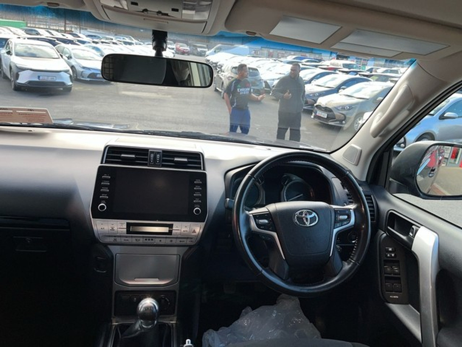 2021 Toyota Landcruiser - image 8