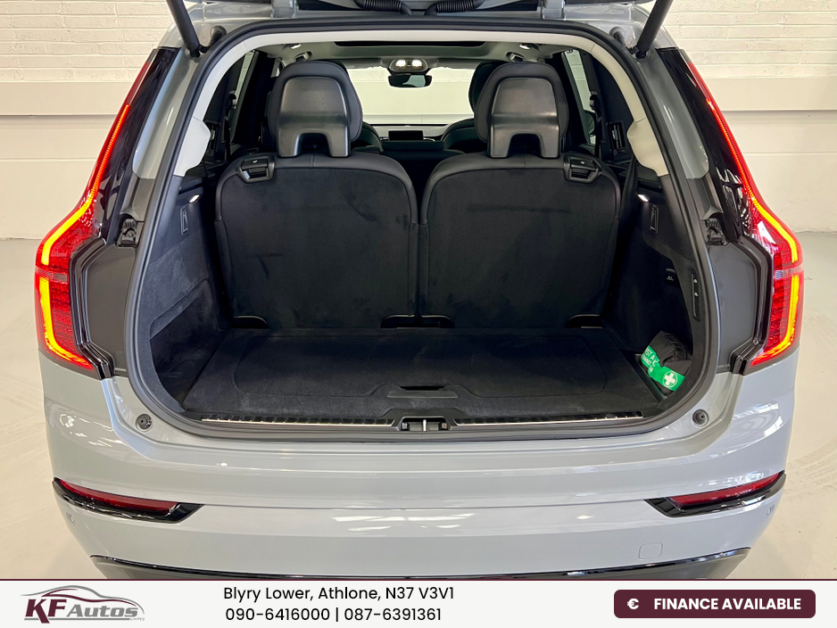 2025 Volvo XC90 - image 9