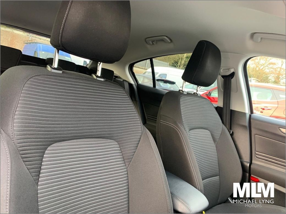 2024 Ford Focus Titanium 5D 1.0T 155 Mhev DC7 €28,495