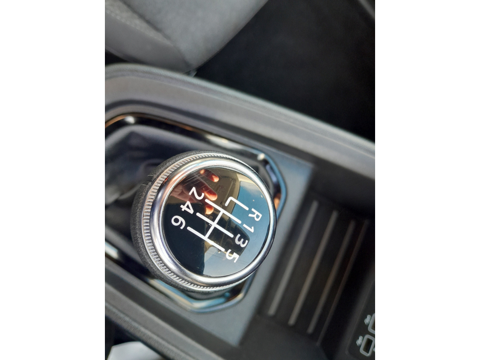 2022 Renault Clio - image 24