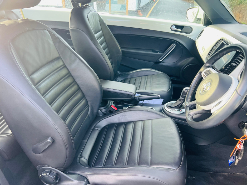 2015 Volkswagen Beetle - image 16