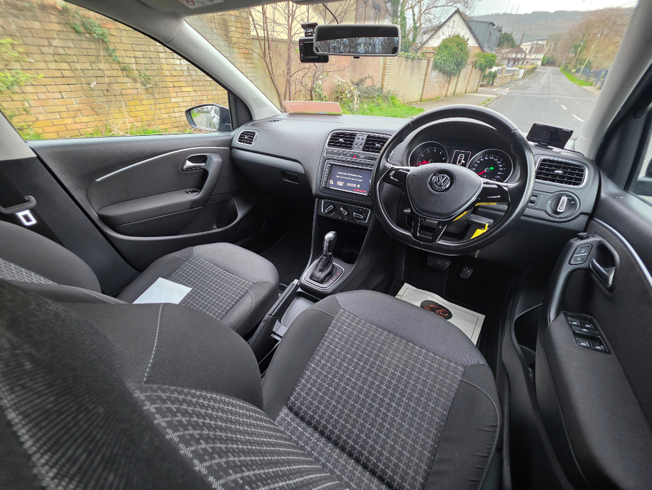 2016 Volkswagen Polo - image 11