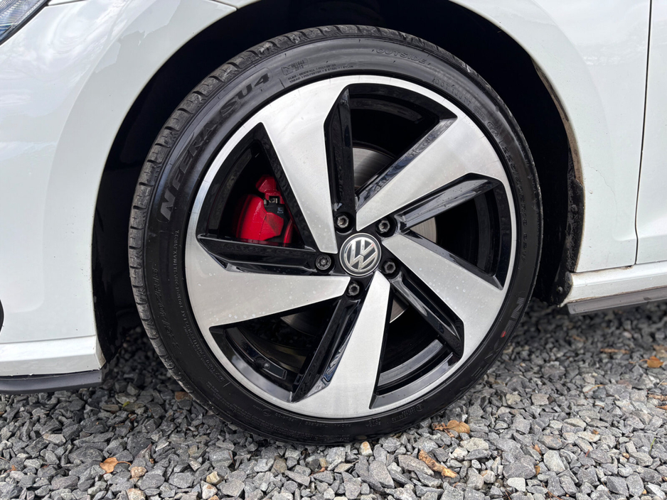 2018 Volkswagen Golf - image 18