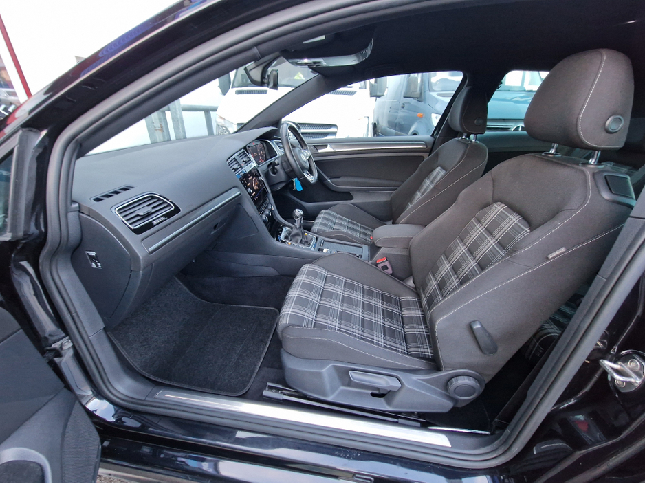 2017 Volkswagen Golf GTD TDI-VIRTUAL COCKPIT-LOW MILEAGE €17,450
