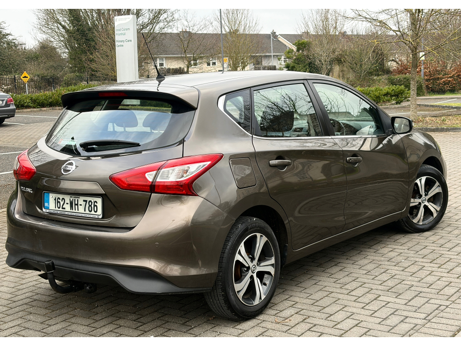 2016 Nissan Pulsar - image 6