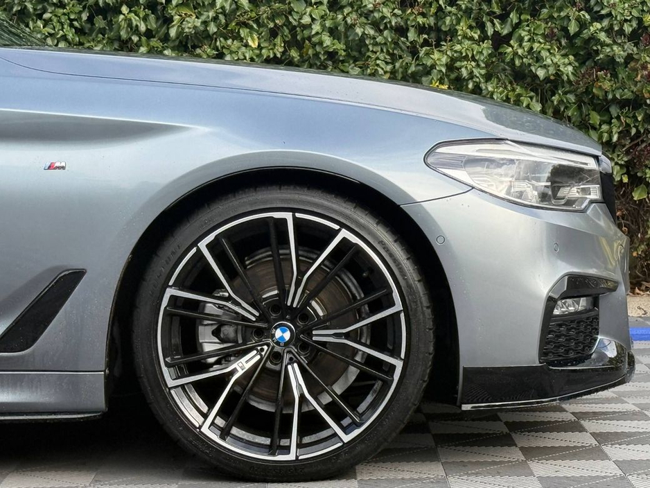 2018 BMW 5 Series - image 9