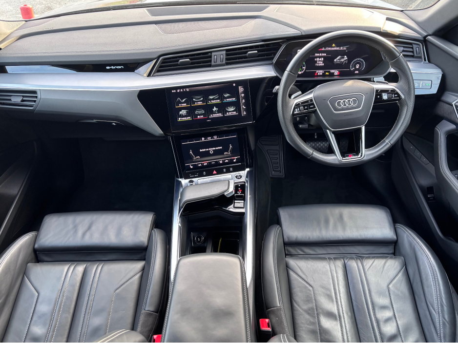 2022 Audi e-tron - image 2