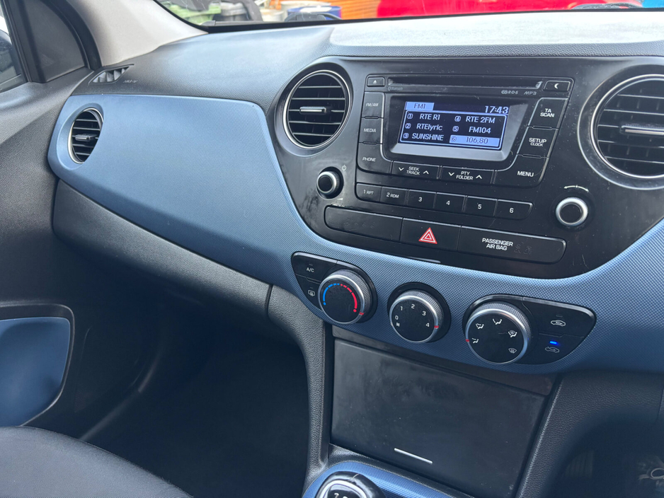 2016 Hyundai i10 - image 8