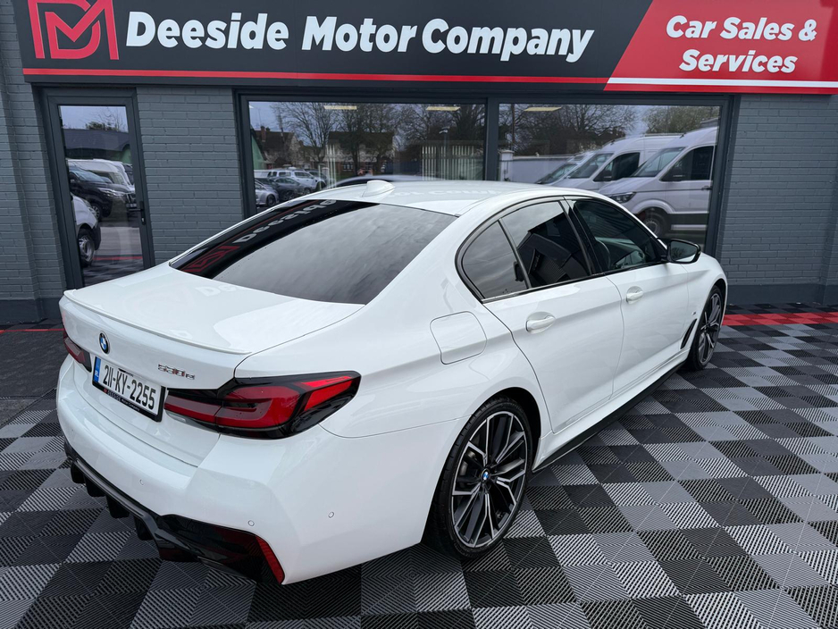 2021 BMW 5 Series - image 16