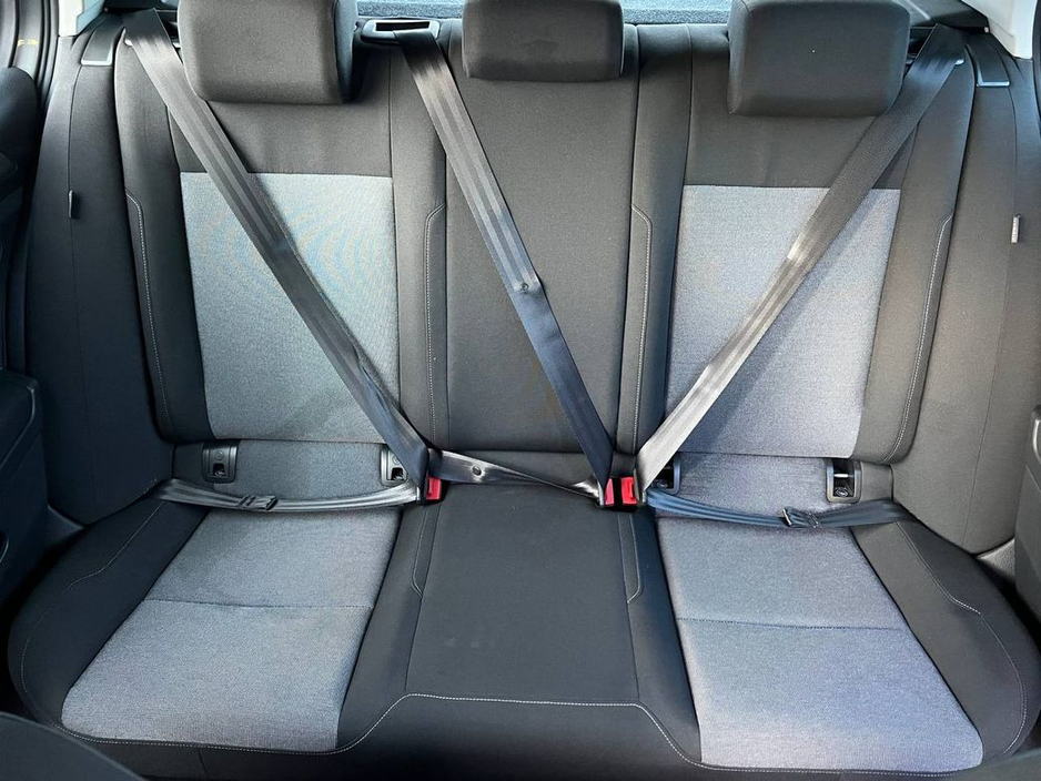 2016 Volkswagen Golf R-LINE PACK 1.2 TSI AUTO // FULL SERVICE HISTORY // NEW 19" ALLOYS // BLUETOOTH MUSIC €15,950