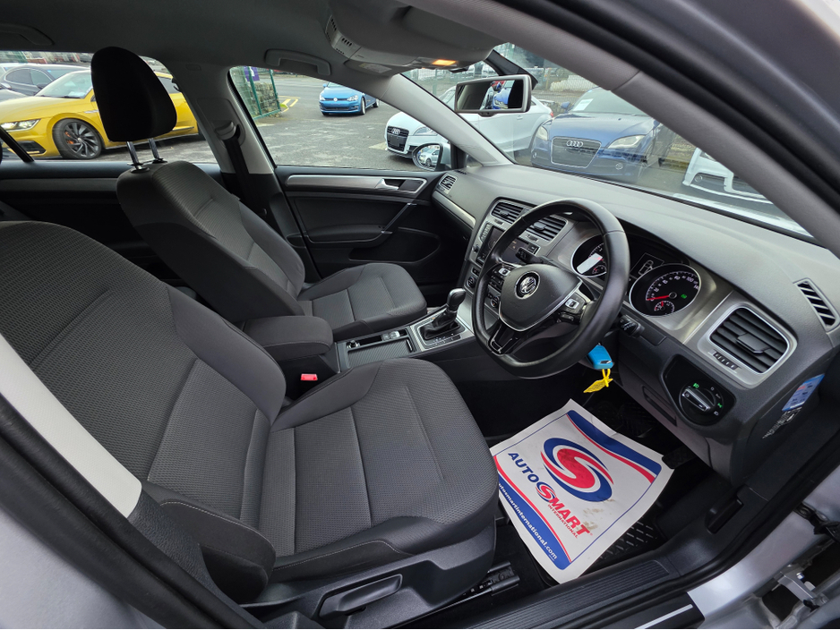 2015 Volkswagen Golf - image 5