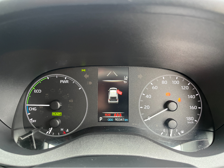 2021 Toyota Yaris - image 21