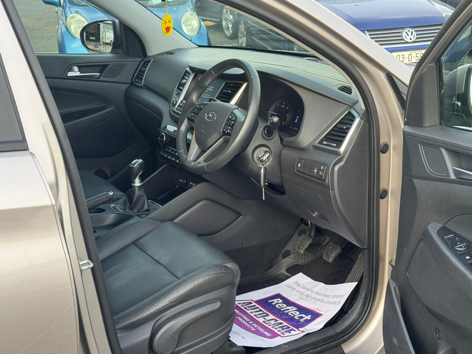 2017 Hyundai Tucson - image 13