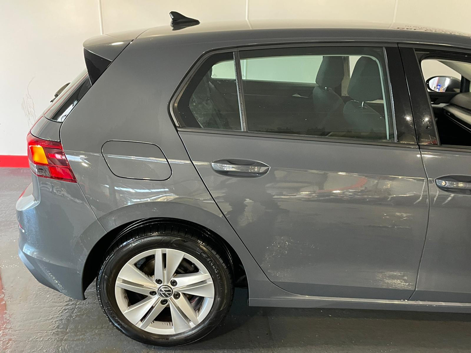 2020 Volkswagen Golf - image 14