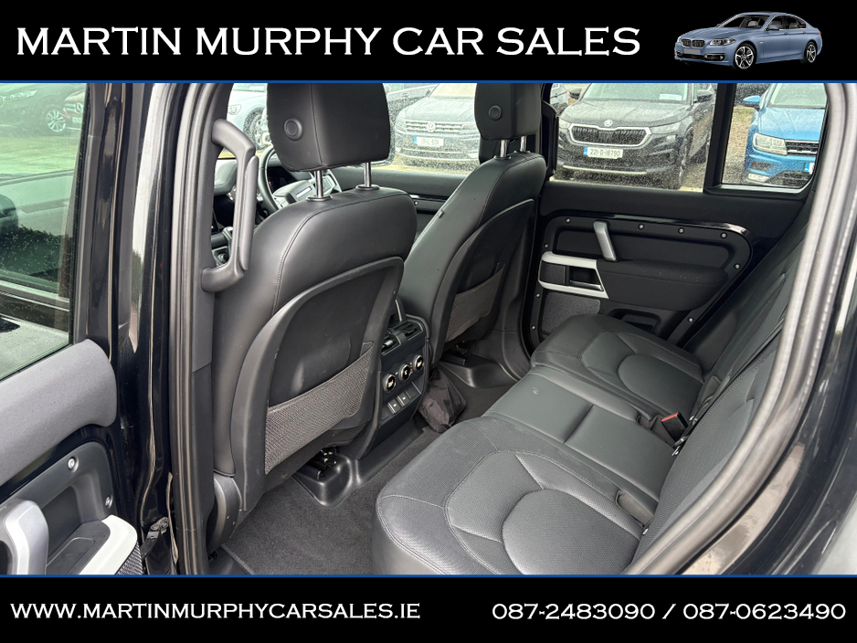 2023 Land Rover Defender 110 3.0 D250 X-DYNAMIC 7 SEATS €89,950