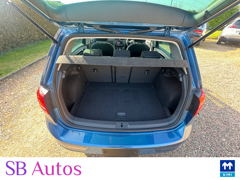 2017 Volkswagen Golf - image 9